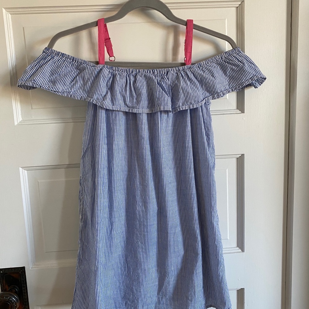 Super cute striped dress!